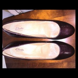 Clark’s size 10 red wedge pump 3 1/2in